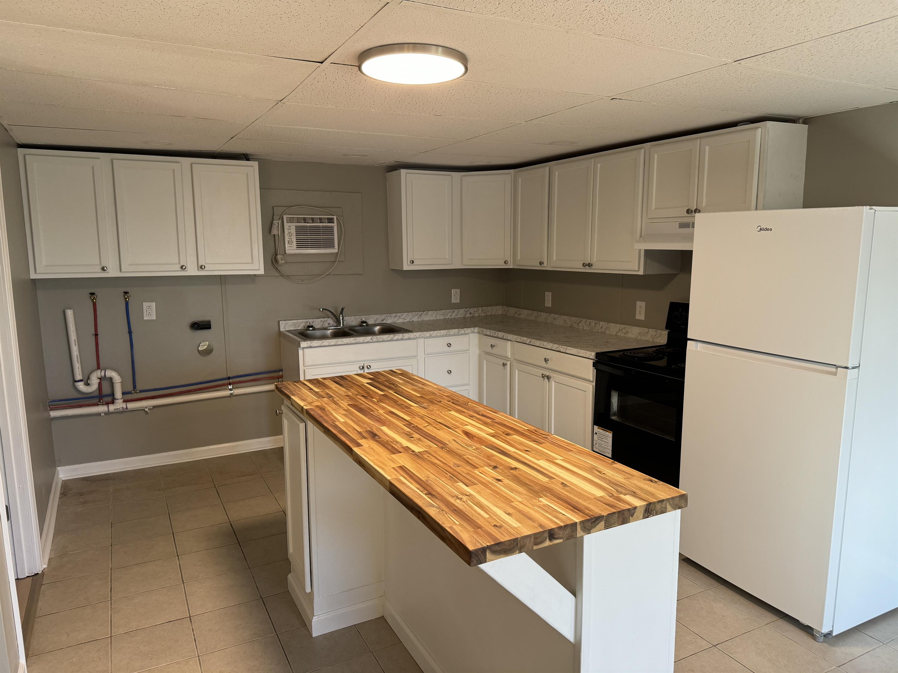 3318 Charleston Road - B Downstairs